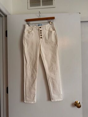 Draper James High-Rise Button-Fly Jeans in Cream